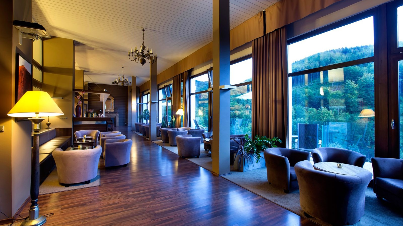 Hotel SPA restauracja konferencje nad jeziorem Mazury wypoczynek w Polsce